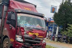 Đắk Lắk: va chạm với xe tải, hai vợ chồng tử vong
