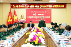 Trung tướng Nguyễn Quang Ngọc dự, chỉ đạo hội nghị Đảng ủy Quân sự tỉnh Hưng Yên