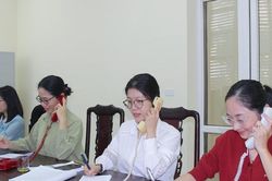 Cử tri gửi kiến nghị đến HĐND tỉnh qua điện thoại trực tuyến
