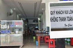 Quán phở hot trend-'Quý khách vui lòng không thanh toán hộ'