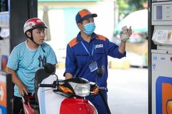 Giá xăng RON95-III, dầu diesel tiếp tục giảm