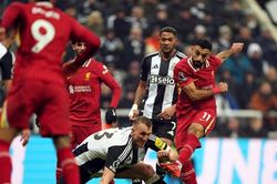 Salah đang 'chiếu hết' Liverpool trong ván cờ hợp đồng