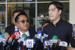 Vụ diễn viên, MC bị bắt: Nam ca sĩ trình diện cảnh sát theo lệnh triệu tập