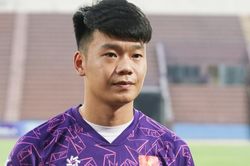 Thành Chung mong lần đầu nâng cúp vàng AFF; Báo Indonesia xem Xuân Son là hiểm họa