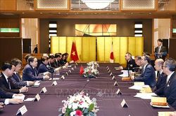 Chủ tịch Quốc hội Trần Thanh Mẫn tiếp Thống đốc tỉnh Nagasaki