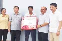 Bàn giao 5 căn nhà 'Đại đoàn kết' cho hộ nghèo tại Ayun Pa