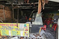 Quận 12: Cứu 2 người thoát khỏi đám cháy tại quán cơm gà xối mỡ