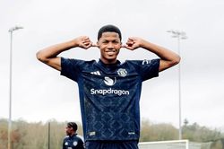 Chân sút MU phá kỷ lục giải trẻ Premier League