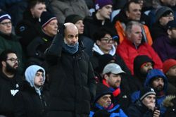 Man City lại gây thất vọng