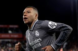Mbappe ghi bàn, Real phả hơi nóng vào Barca
