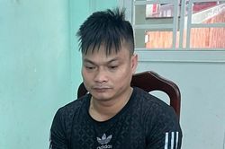 Kẻ đập phá ôtô sau va chạm giao thông có tiền án giết người