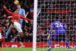Công làm thủ phá, MU nhận trái đắng ngay tại Old Trafford, tiếp tục chìm sâu trên bảng xếp hạng