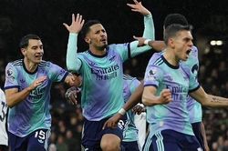 Arsenal lập cột mốc đặc biệt trong ngày đánh rơi chiến thắng trước Fulham vì VAR