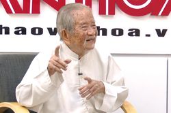 Nhà nghiên cứu Nguyễn Đình Tư: 'Sách là người thầy toàn diện nhất'