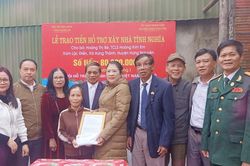 Trao 80 triệu đồng hỗ trợ xây dựng nhà tình nghĩa ở Hưng Nguyên