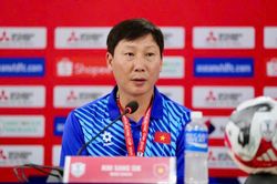 Huấn luyện viên Kim Sang Sik muốn tạo đà tâm lý chiến thắng cho đội tuyển Việt Nam