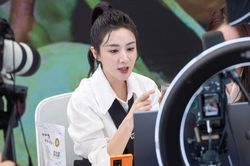 Cú lừa từ các lớp đào tạo idol livestream 'kiếm triệu USD'