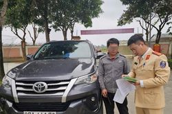 Cảnh sát giao thông Nghệ An xử lý nhiều trường hợp vi phạm qua hình ảnh người dân cung cấp
