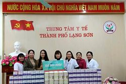 Công ty TNHH Oriflame Việt Nam tài trợ 450 sản phẩm bổ sung dinh dưỡng cho các cơ sở y tế
