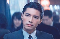 'Đệ nhất mỹ nam châu Á' Tôn Long cô độc ở tuổi 73