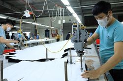 ADB nâng dự báo tăng trưởng của Việt Nam