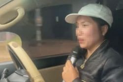 Người phụ nữ trần tình lý do vừa lái ôtô, vừa hát karaoke