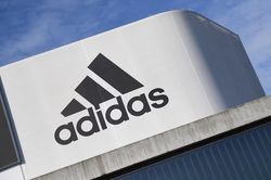 adidas bị khám xét lần hai trong cuộc điều tra trốn thuế tỷ USD
