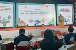 Hà Nội: Khai mạc Hội chợ triển lãm sản phẩm công nghiệp nông thôn, sản phẩm OCOP tại huyện Ba Vì