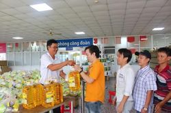 Công đoàn cơ sở Công ty TNHH Pousung Việt Nam tặng 18 ngàn phần quà Tết cho người lao động