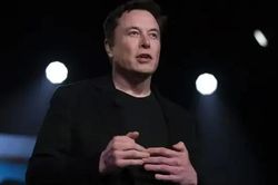 Elon Musk trở thành người đầu tiên có 400 tỷ USD