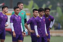 Trung vệ Bùi Tiến Dũng: 'Đối đầu với Indonesia là thử thách không nhỏ đối với đội tuyển Việt Nam'