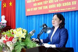 Phó Chủ tịch nước Võ Thị Ánh Xuân tiếp xúc cử tri huyện Thoại Sơn