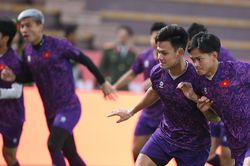 Tuyển Việt Nam tập bài 'va đập', sẵn sàng quyết đấu Indonesia