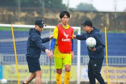Sông Lam Nghệ An thử việc trung vệ đến từ Nhật Bản