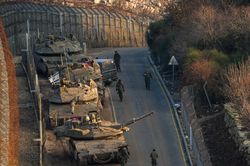 Israel tuyên bố 'phá hủy 85%' năng lực phòng không của Syria