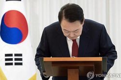 Tổng thống Yoon Suk-yeol nói gì sau khi quốc hội thông qua luận tội?