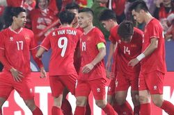 Điểm nhấn Việt Nam 1-0 Indonesia: Quang Hải hóa người hùng, Việt Nam tràn trề cơ hội nhất bảng