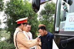 CSGT ra quân bảo đảm trật tự ATGT dịp Tết