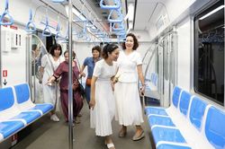 Chào tuần mới: Trên những chuyến metro