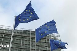 Cấm tàu Nga vận chuyển dầu mỏ và khí đốt, EU ra gói trừng phạt thứ 15 với Moskva