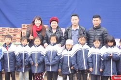 Trao quà cho học sinh Trường Tiểu học Co Mạ I