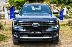 Cuộc đua giữa Ford Everest và Hyundai Santa Fe đã hạ màn