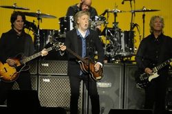 Paul McCartney và màn diễn 'tráng lệ nhất trong lịch sử pop'