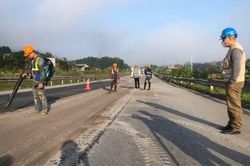 Nhiều vệt bánh xe trên cao tốc Nội Bài - Lào Cai