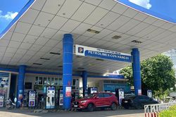 Giá xăng dầu hôm nay 18/12/2024: Đồng loạt suy giảm