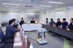 Bộ trưởng Nguyễn Hồng Diên tìm hiểu thị trường tại Tập đoàn HiteJinro - chi nhánh Nhật Bản