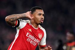 Gabriel Jesus lập hat-trick, Arsenal cùng Liverpool tiến vào bán kết Cúp Liên đoàn Anh