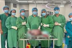 Kiên Giang: Phẫu thuật thành công khối u 15kg cho bệnh nhân nữ