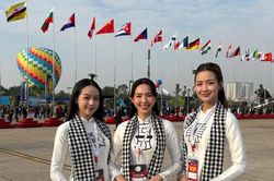 Dàn Hoa hậu Thùy Tiên, Bảo Ngọc, Thanh Thủy tại sự kiện Triển lãm Quốc phòng Quốc tế Việt Nam