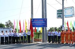 Công ty Điện lực Bến Tre tổ chức Lễ gắn biển công trình chuyển đổi số hệ thống đo đếm điện năng
